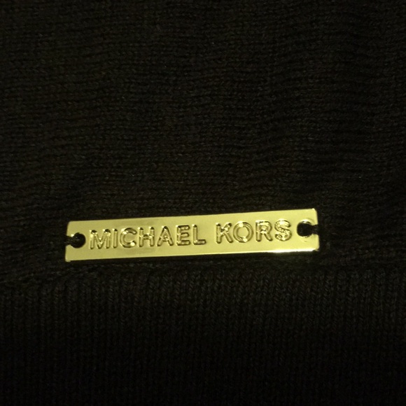 Michael Kors 3/4 Sleeve Cold Shoulder Top (XS) - Picture 8 of 8